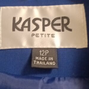 KASPER polyester navy 2-pc skirt suit w black metal hardware rear zipper & pleat